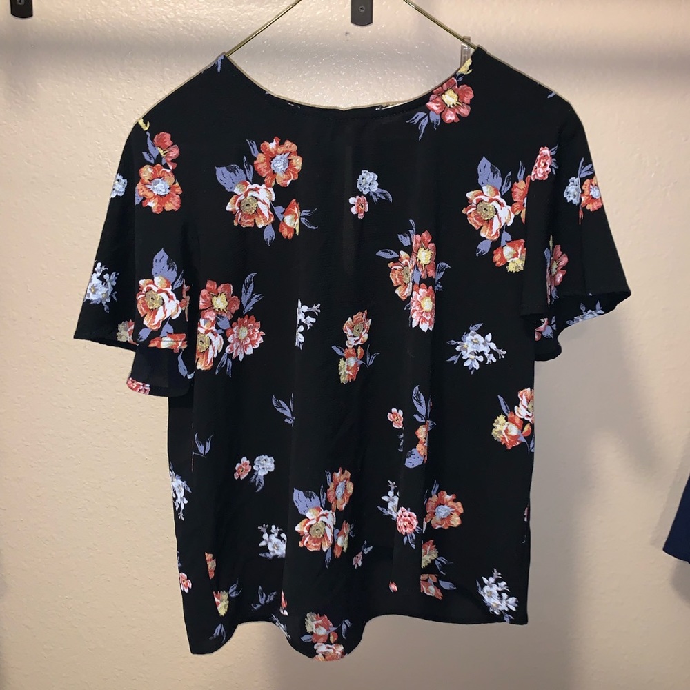 Super cute flour blouse!